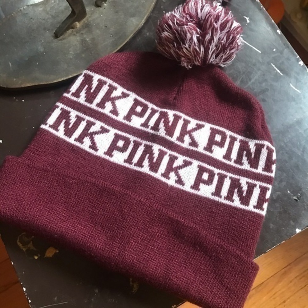 Victoria’s Secret PINK Ski hat with Pom Pom!